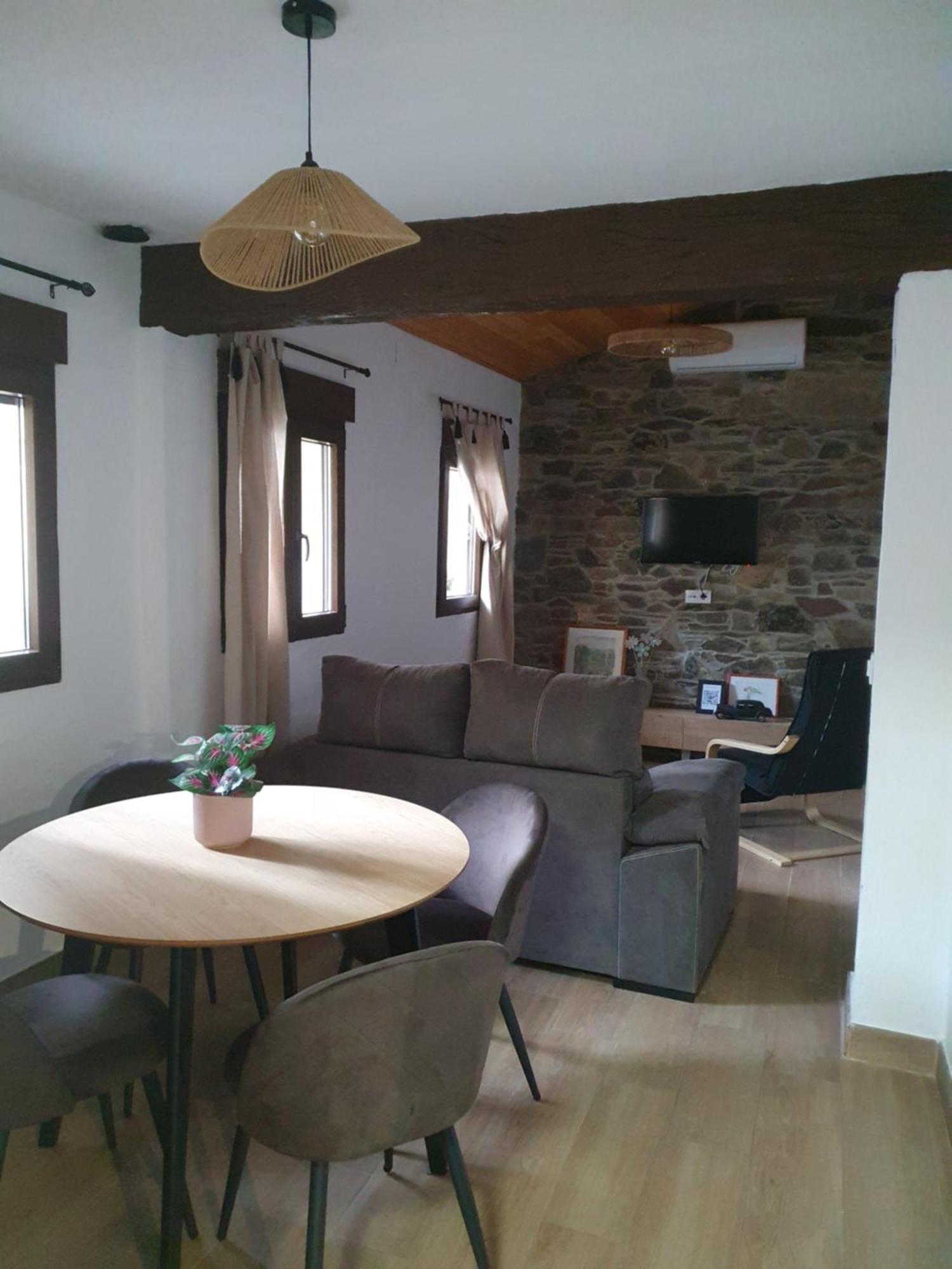 Apartamentos Callampa Torrejón el Rubio Exteriér fotografie